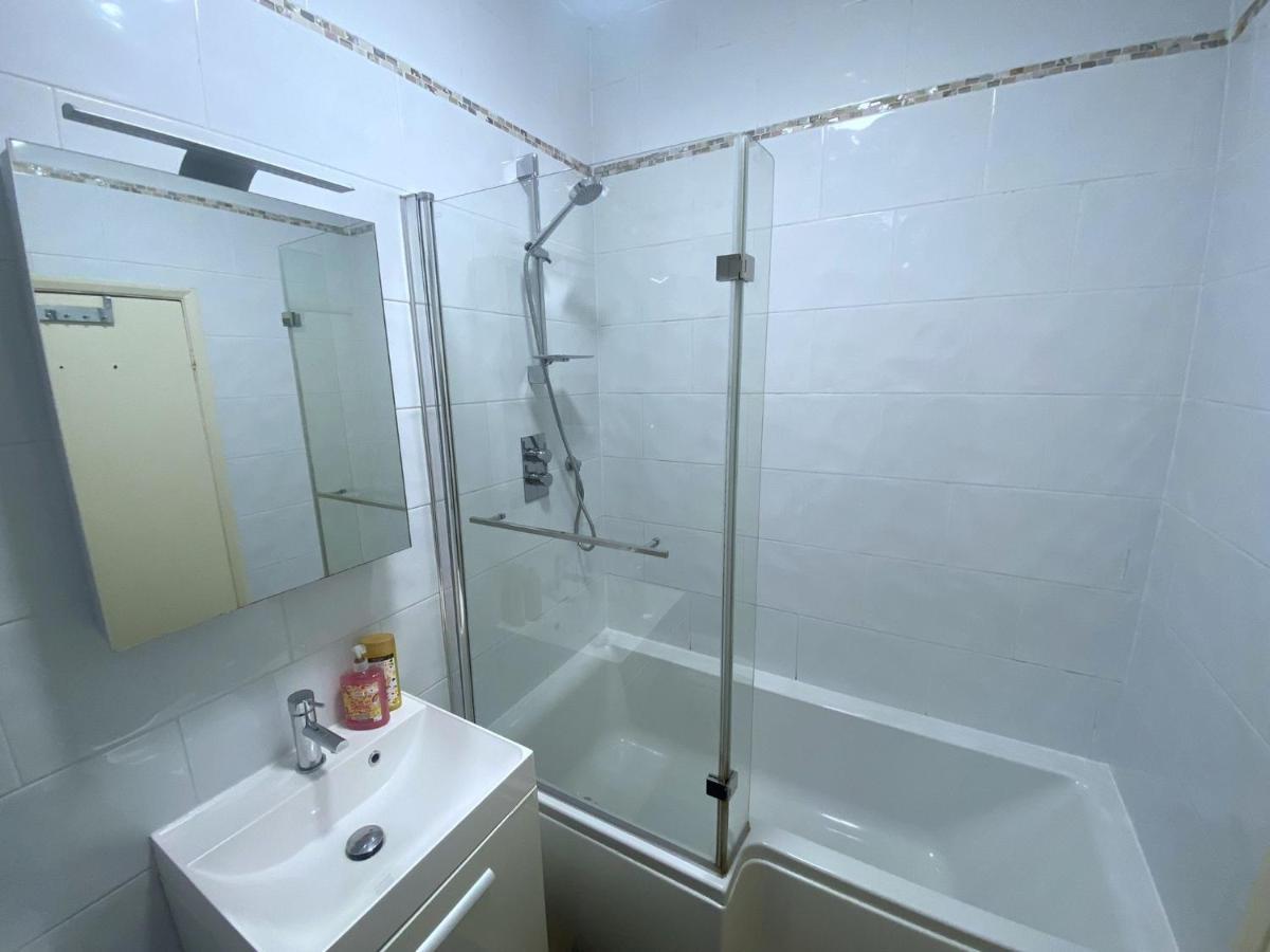 Walk To London Bridge En Suite Apartment With Kitchen Bagian luar foto
