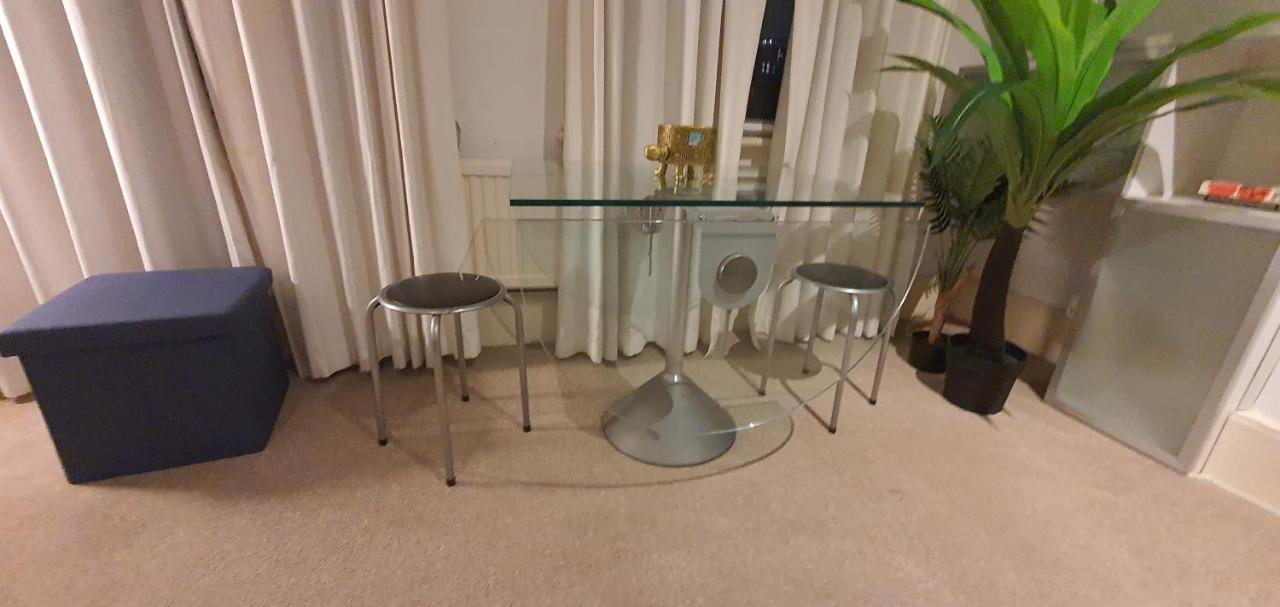 Walk To London Bridge En Suite Apartment With Kitchen Bagian luar foto